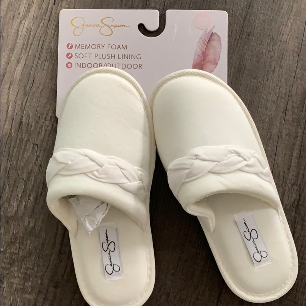 Jessica Simpson memory foam slippers. M/M